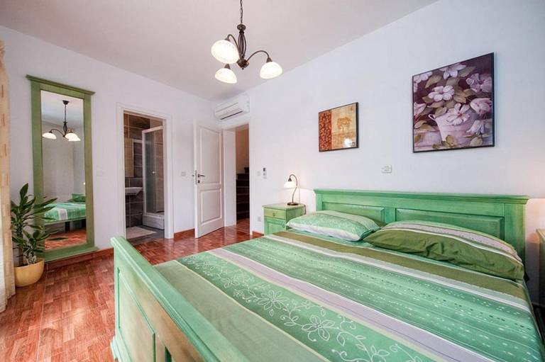 Apartments Ester 