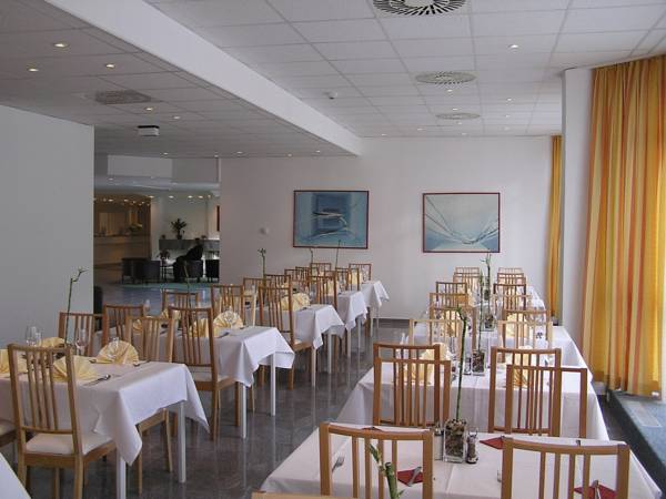 Lenas West Hotel