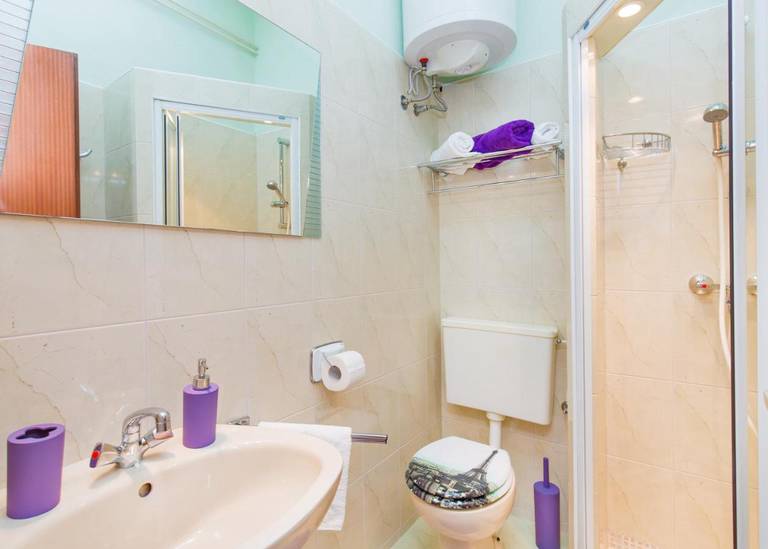 Apartments Roza 