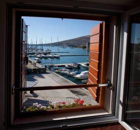 Apartments Riva в Трогире