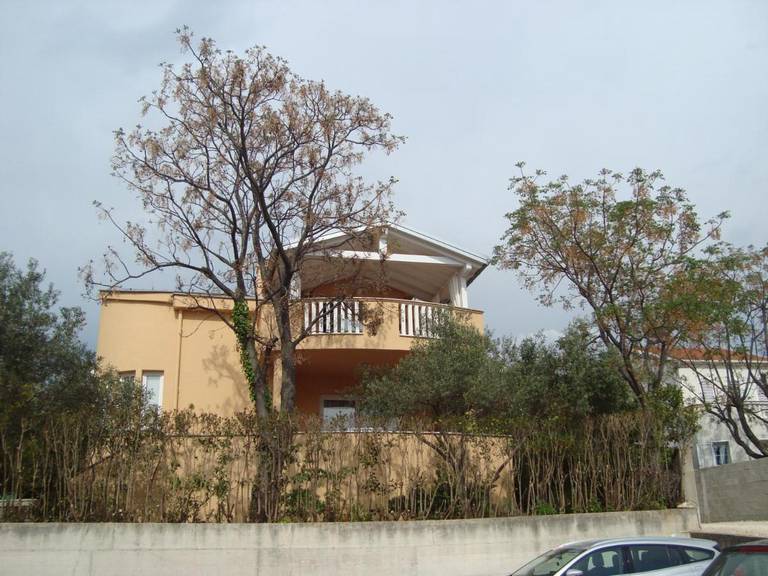 Apartments Eja 