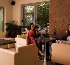 Kangaroo Hotel в Будве