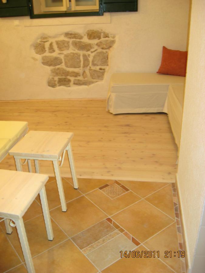 Apartments Elena 3*