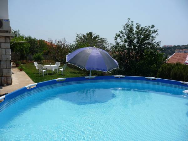 Apartment Ella 3*