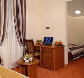 Hotel BaMBiS  в Подгорице
