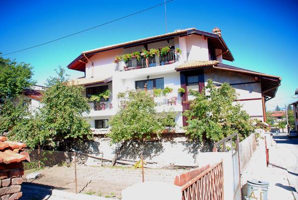 Bizev Hotel