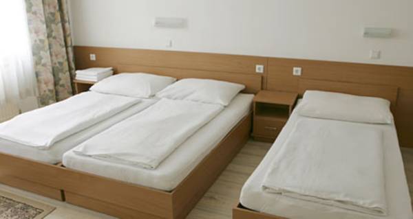 Hotel Cyrus
