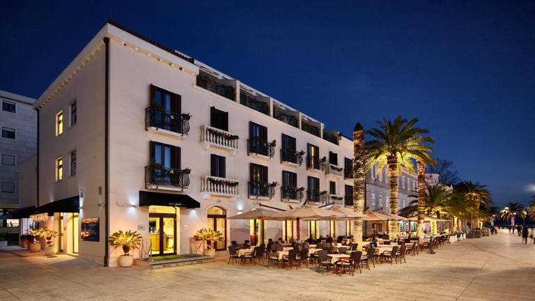 Hotel Pine 