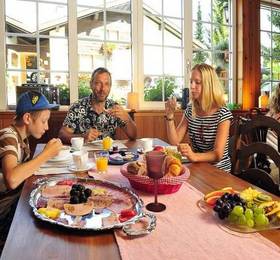 Hotel Bach  в Бриге
