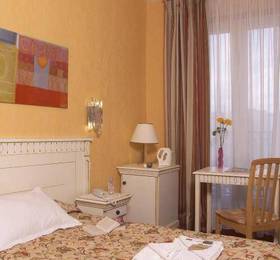 Comfort Hotel Royal Aboukir Paris 2  в Париже