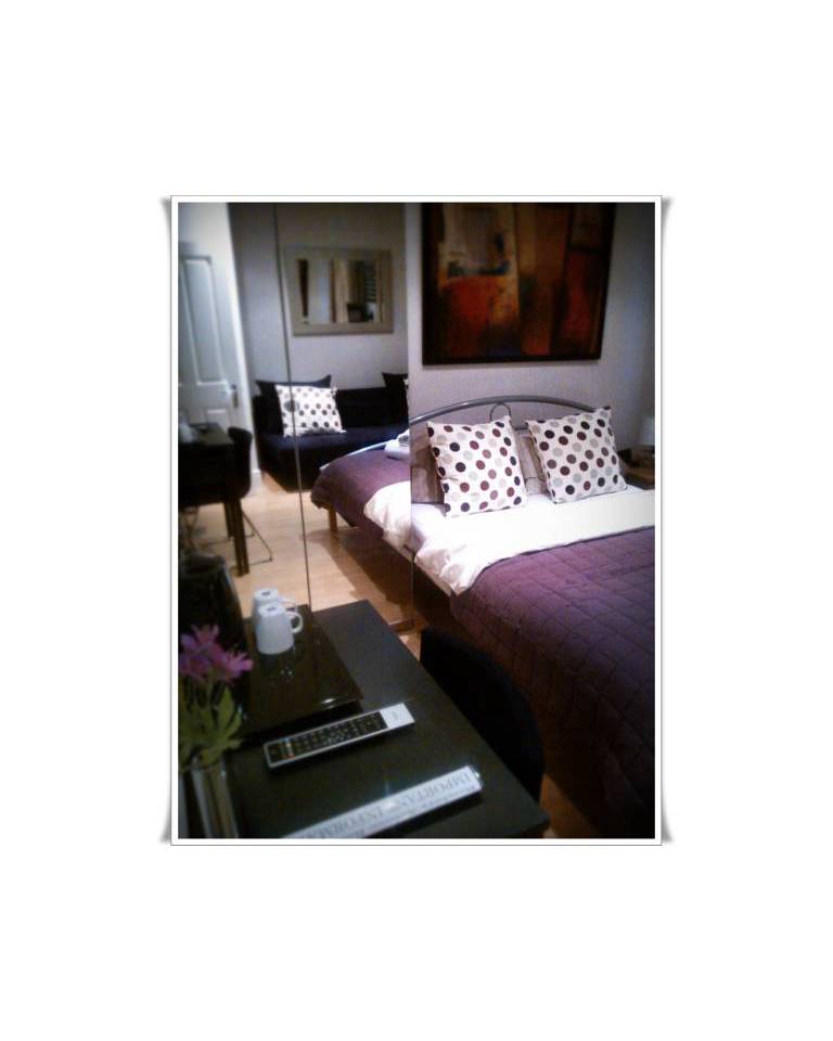 London Rosebery Avenue Rooms to Let 