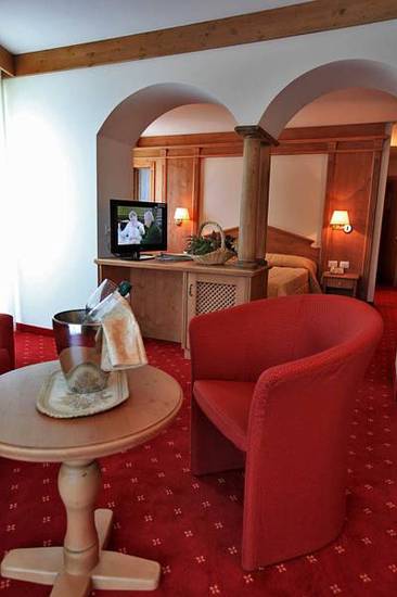 Hotel Fanes Leisure E Wellness Spa  4* Италия, Моэна