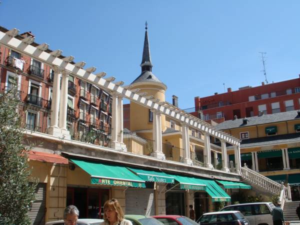 Apartamentos Puerta del Sol-Rastro