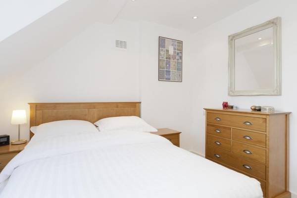 Highgate West Hill by onefinestay 