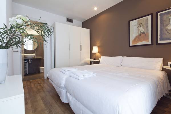 Inside Barcelona Apartments Sants