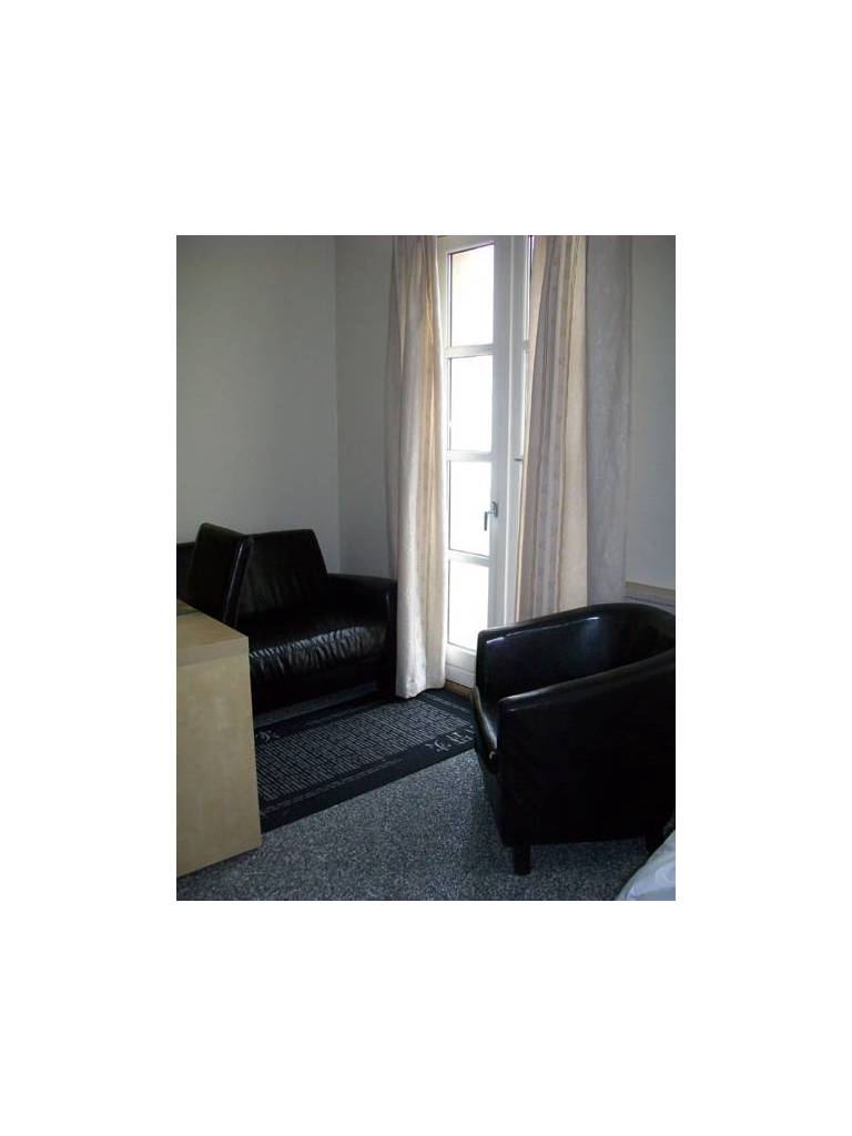Three Sisters Studio Apartments