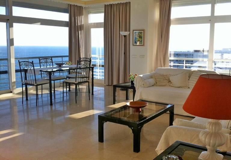 Apartamentos Torre de la Roca 