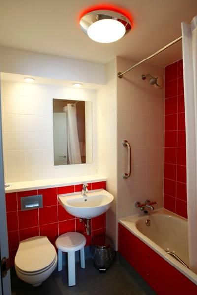 Travelodge Barcelona Poblenou 1*