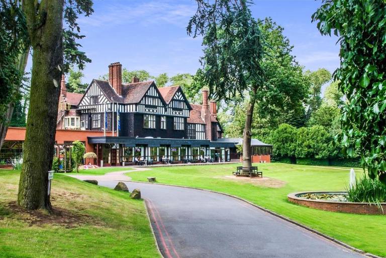 Britannia Royal Court Hotel 