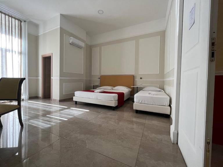 Hotel Principe Napolit'amo, Naples