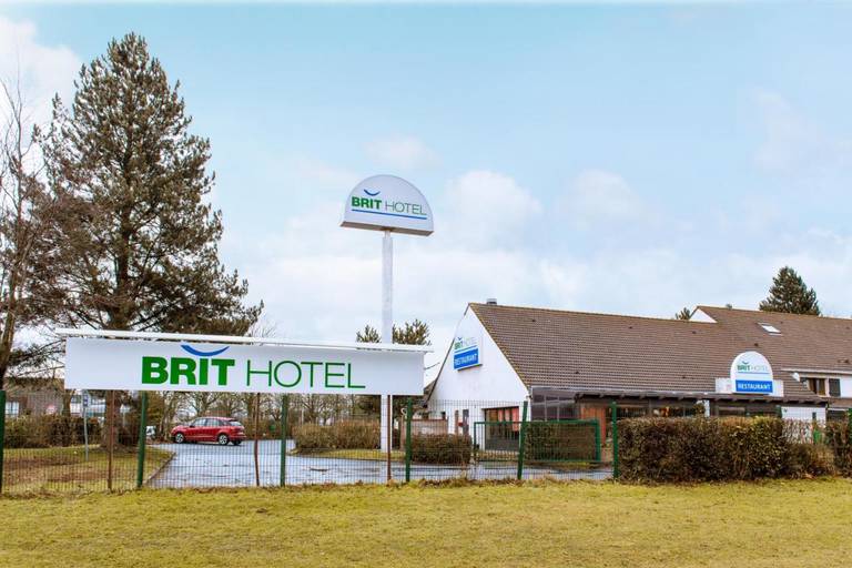 Kyriad Hotel Caen Memorial 