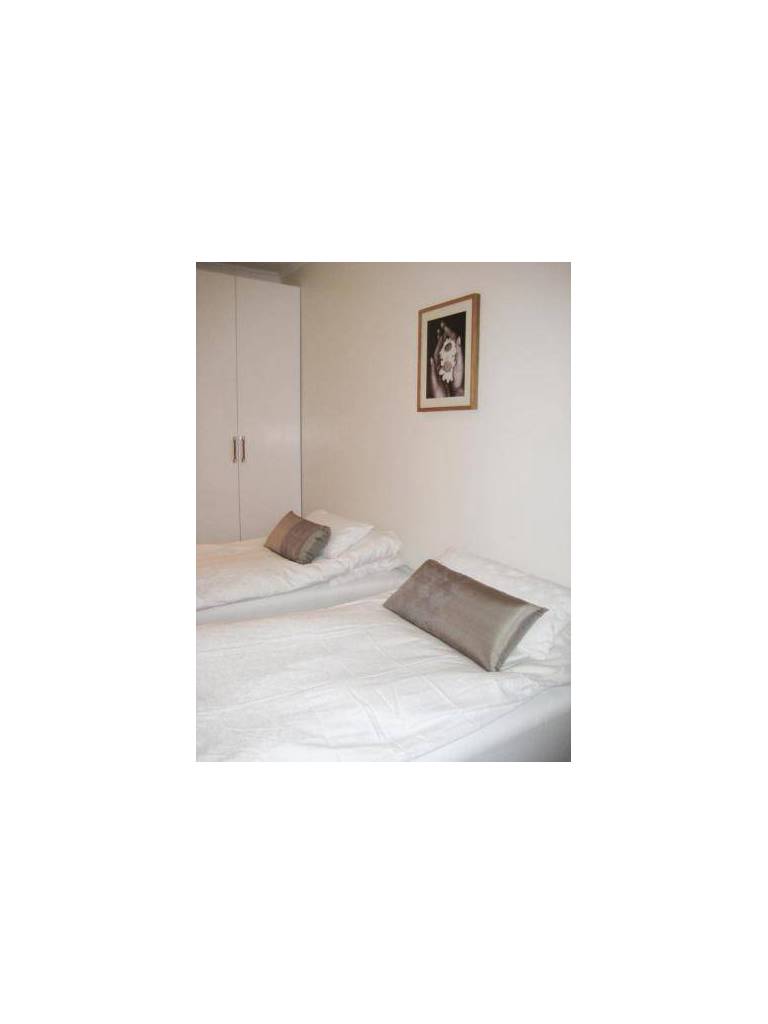 Gallery Central Guesthouse 