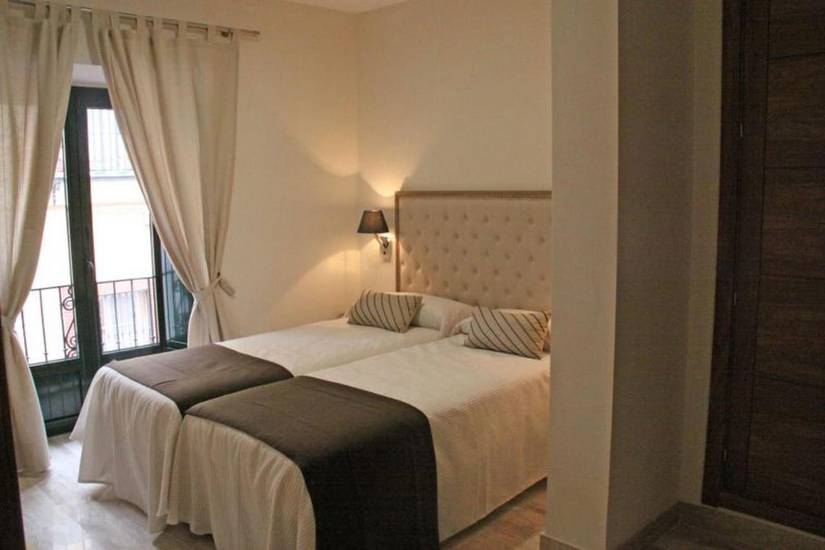 Apartamentos Living Sevilla Centro Maestranza Испания, Севилья