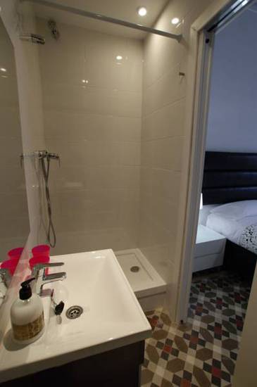 Tripledos Bed & Breakfast  Испания, Барселона