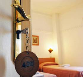 Hostal Residencia Mundial  в Лериде