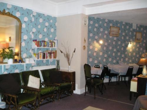 Abbey Lodge Hotel - B&B  2*