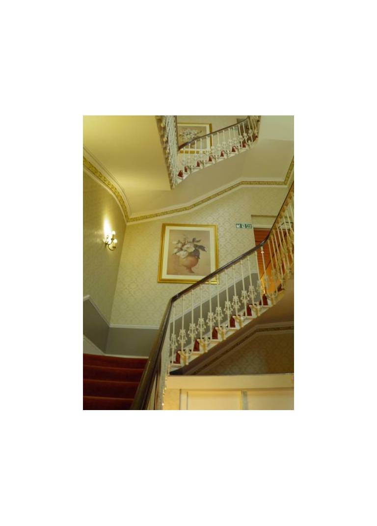Smart Aston Court Hotel 