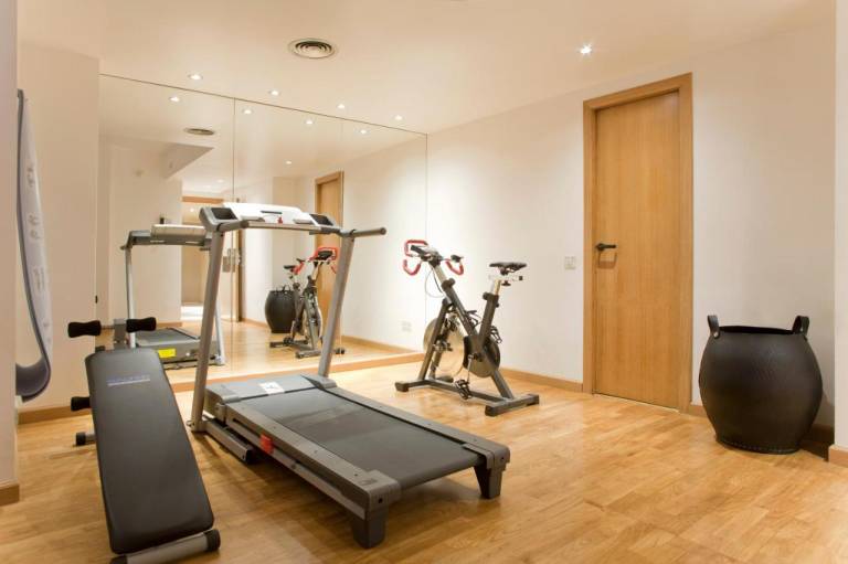 Hotel Gran Derby Suites