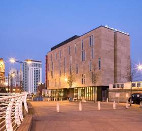 Sleeperz Hotel Cardiff  в Кардиффе