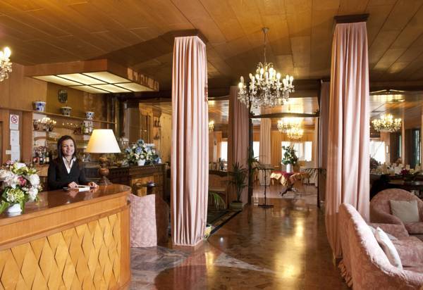 Hotel Spiaggia Marconi  3* Италия, Римини