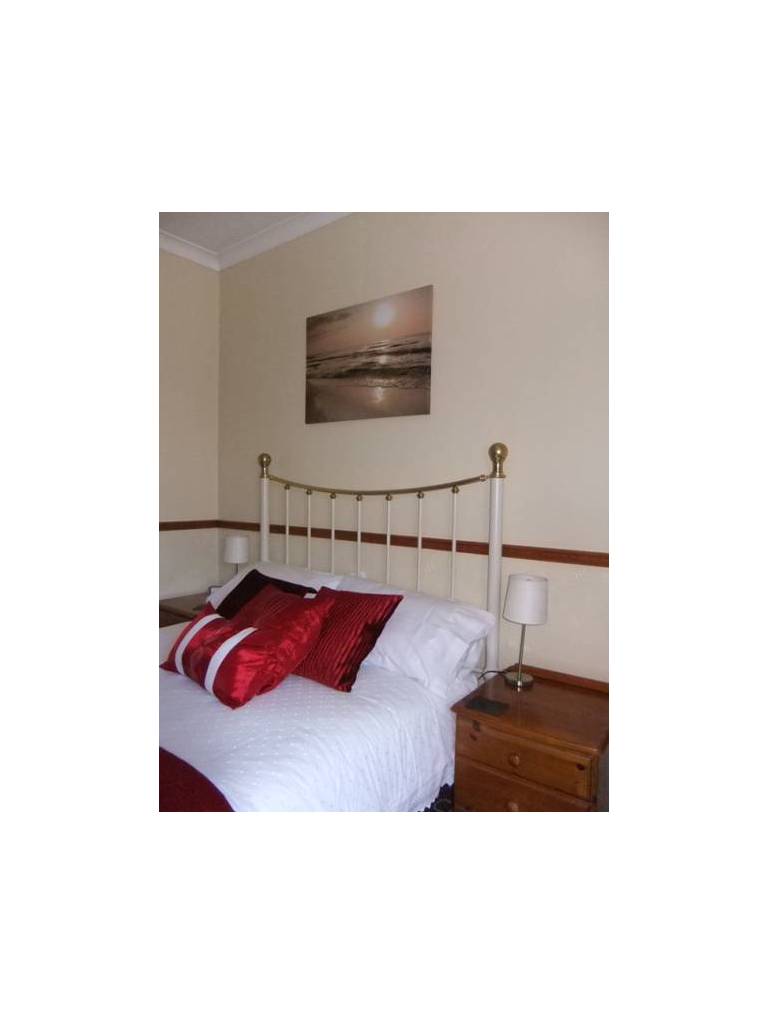 Glenrossie Guest House 