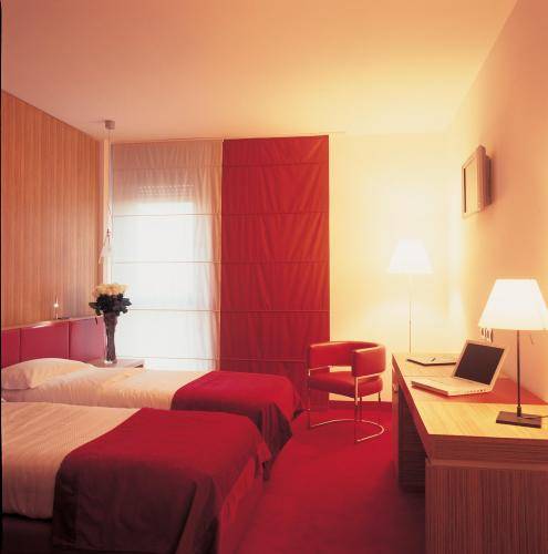 Hotel Raffaello Modena  4* Италия, Модена