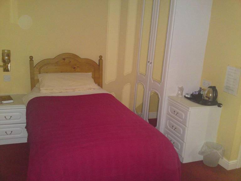 Highgrove Guest House 