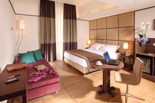 The Independent Hotel