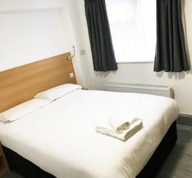 Brentwood Guest House  в Брентвуде