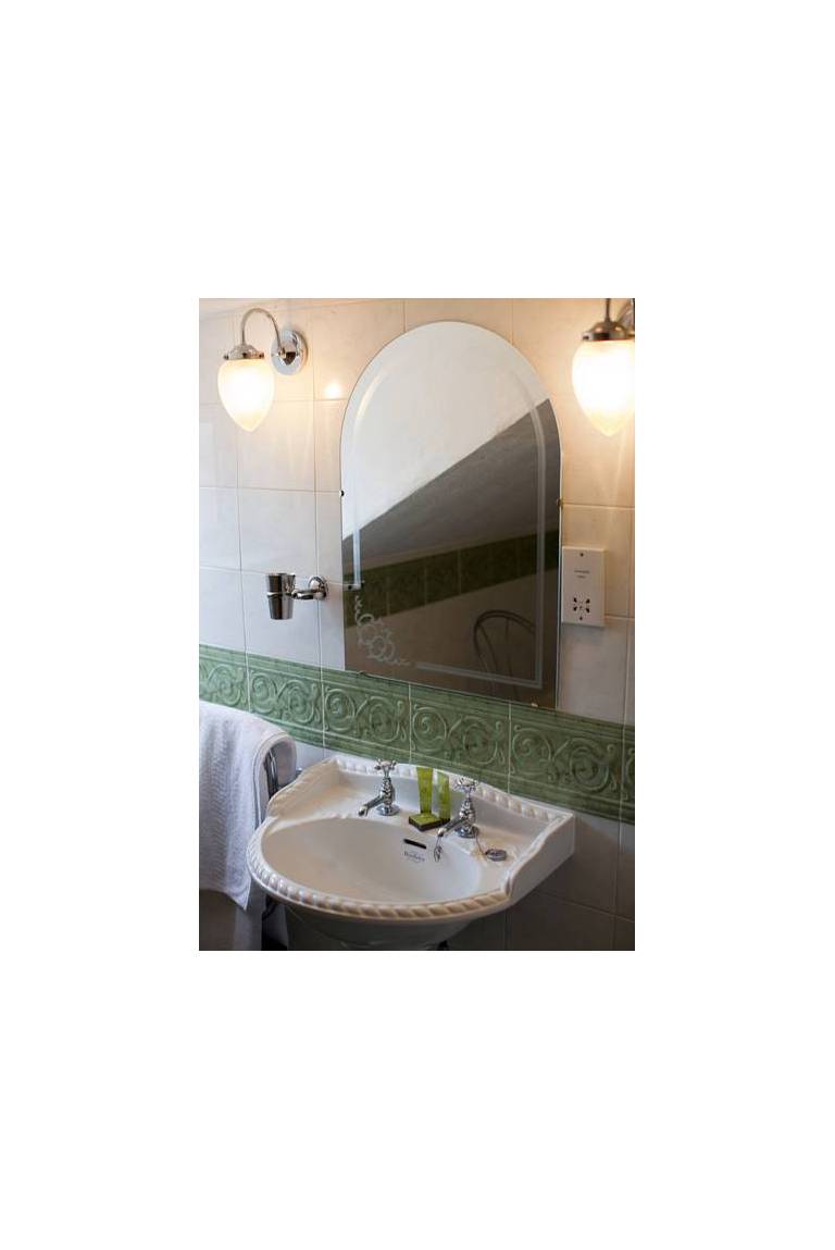 Brentwood Guest House 