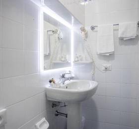 Отдых в Hotel Degli Oleandri - Италия, Сирмионе