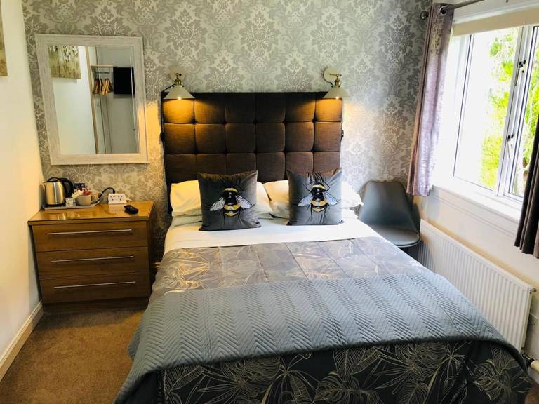 Hillview Guest House 