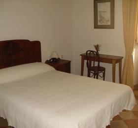Hostal Puerta Medina  в Сигуэнсе
