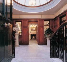 The Winchester Royal  в Винчестере