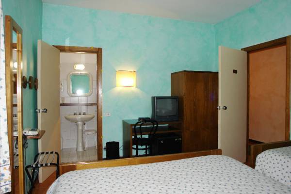 Hotel La Pergoletta  2* Италия, Орвието