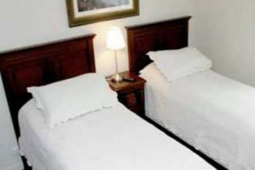Hrafninn Guesthouse  3* Исландия, Акурейри