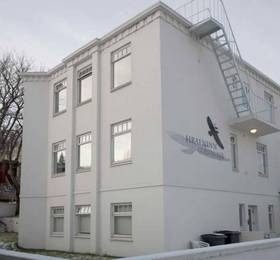 Hrafninn Guesthouse  в Акурейри