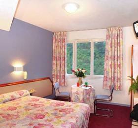 Hotel Saint Contard  в Лурде