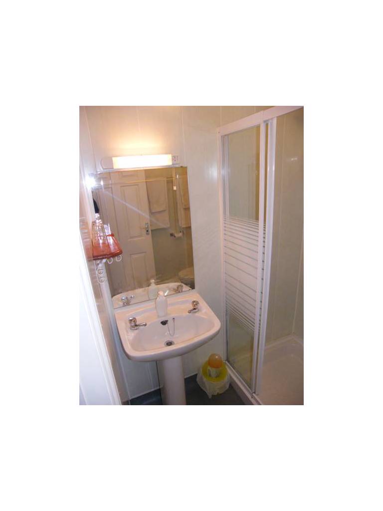 Kennys Guest House 