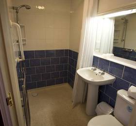 Howden Court Hotel  в Торки